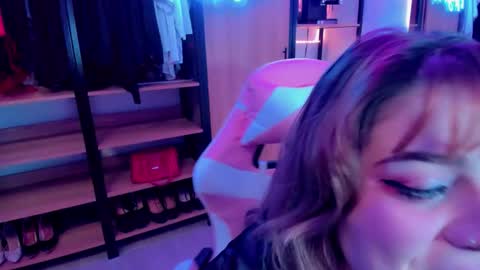 Khloe online show from 10-26-25, 01:33