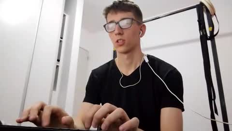 Facu online show from 12-14-25, 03:39