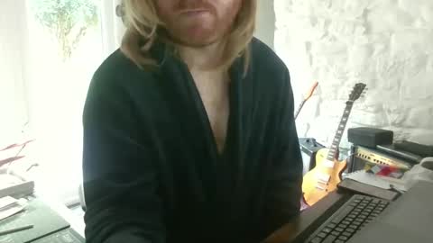 kreestafa182285 online show from 04-02-26, 08:12