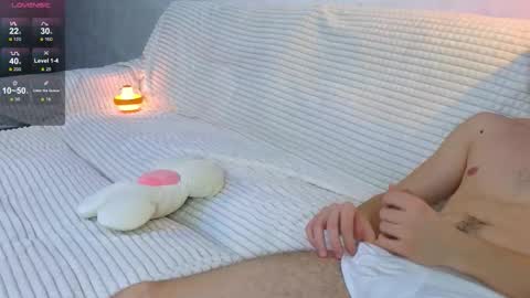 Kris Amelia online show from 10-31-25, 03:57