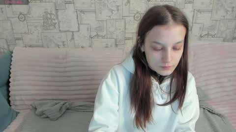 kris_doeil online show from 05-17-26, 02:09
