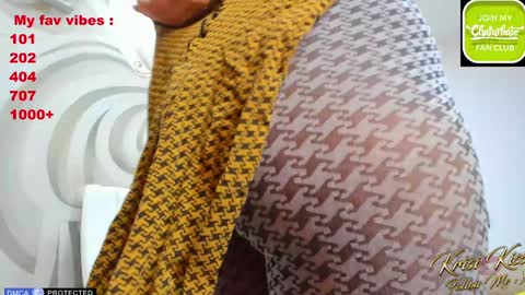 Snapshot of krisi_kiss chatting on 01-27-25, 04:09 KrisiFollow me  Thumb UP  online show from 01-27-25, 04:09