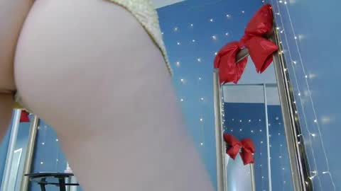 Snapshot of kriskras__ chatting on 04-21-26, 05:25 kriskras__ online show from 04-21-26, 05:25