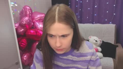 Snapshot of krispi_2000 chatting on 02-13-26, 05:25 Kriss online show from 02-13-26, 05:25