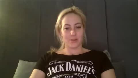 Snapshot of kriss_grace chatting on 03-17-26, 08:23 Grace online show from 03-17-26, 08:23