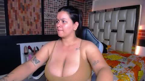 Snapshot of kriss_sweetboobs chatting on 09-18-25, 06:43 kriss_sweetboobs online show from 09-18-25, 06:43