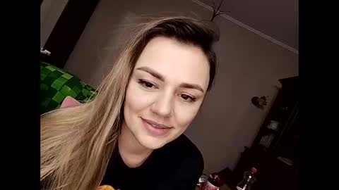 Snapshot of krisssexi chatting on 01-14-25, 03:57 KrissSexi online show from 01-14-25, 03:57