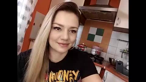 Snapshot of krisssexi chatting on 01-21-25, 07:47 KrissSexi online show from 01-21-25, 07:47