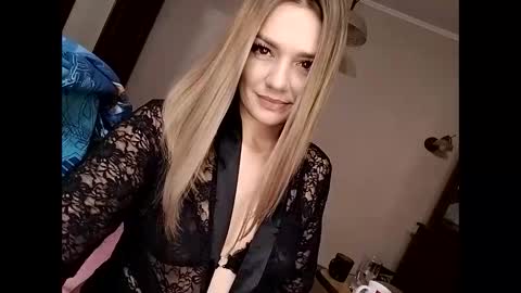 Snapshot of krisssexi chatting on 01-28-25, 05:56 KrissSexi online show from 01-28-25, 05:56