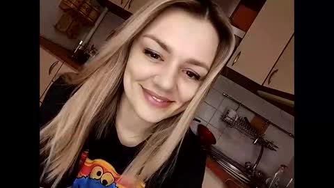 Snapshot of krisssexi chatting on 02-25-25, 07:58 KrissSexi online show from 02-25-25, 07:58