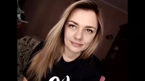 Snapshot of krisssexi chatting on 03-06-25, 05:24 KrissSexi online show from 03-06-25, 05:24