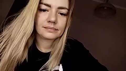 Snapshot of krisssexi chatting on 09-11-25, 04:45 KrissSexi online show from 09-11-25, 04:45