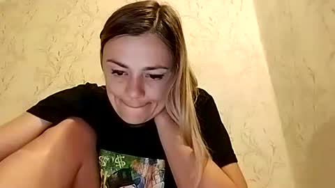 Snapshot of krisssexi chatting on 09-28-25, 07:08 KrissSexi online show from 09-28-25, 07:08