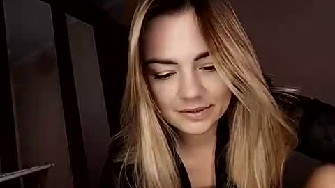 Snapshot of krisssexi chatting on 10-16-25, 05:41 KrissSexi online show from 10-16-25, 05:41