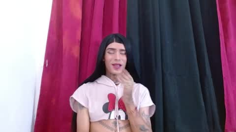 krisstal703358 online show from 04-10-26, 06:18