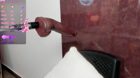 Snapshot of kristal_blond chatting on 01-27-25, 09:34 online show from 01-27-25, 09:34