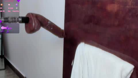 Snapshot of kristal_blond chatting on 02-20-25, 10:05 online show from 02-20-25, 10:05