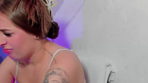 Snapshot of kristal_blond chatting on 12-15-25, 04:50 online show from 12-15-25, 04:50