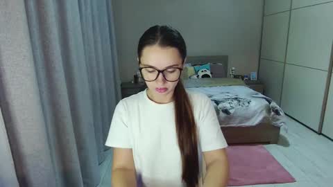 twitter    Annemarye 23 online show from 10-21-25, 04:46