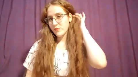 Snapshot of kristansarinsky chatting on 11-27-25, 08:16 Kris online show from 11-27-25, 08:16