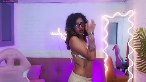 Snapshot of kristen_tay chatting on 01-14-25, 06:07 kristen_tay online show from 01-14-25, 06:07