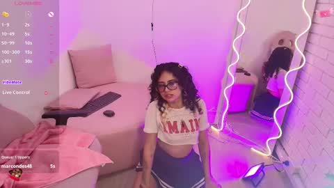 Snapshot of kristen_tay chatting on 02-04-25, 02:53 kristen_tay online show from 02-04-25, 02:53