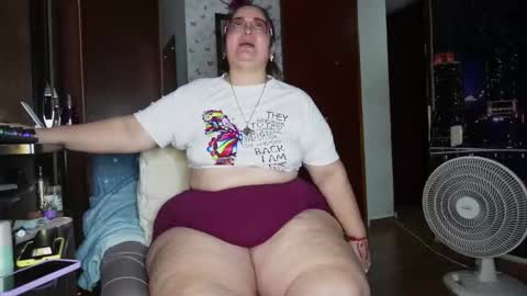 Kristen online show from 11-07-25, 04:23