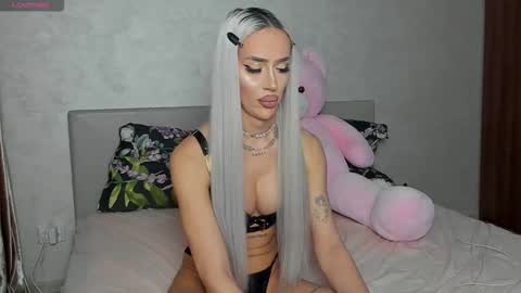 Snapshot of kristhedoll chatting on 02-20-26, 09:04 Kris the doll online show from 02-20-26, 09:04