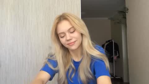 Snapshot of kristifelicien chatting on 06-20-26, 05:10 Blake online show from 06-20-26, 05:10