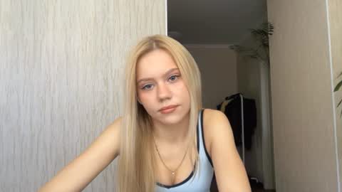 Snapshot of kristifelicien chatting on 06-28-26, 05:02 Blake online show from 06-28-26, 05:02