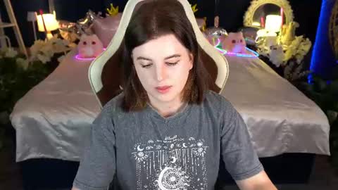 Snapshot of kristifoxy chatting on 06-14-26, 12:29 kristifoxy online show from 06-14-26, 12:29
