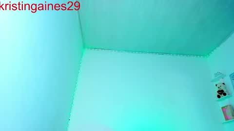 Snapshot of kristiingaines_ chatting on 12-20-25, 04:25 kristin online show from 12-20-25, 04:25