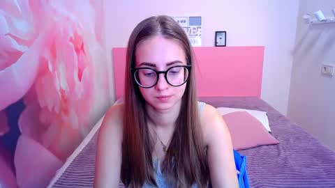 Snapshot of kristina_adel chatting on 01-09-25, 05:22 Kristina Adel online show from 01-09-25, 05:22