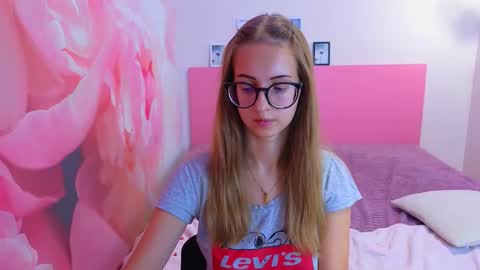 Snapshot of kristina_adel chatting on 10-06-25, 06:55 Kristina Adel online show from 10-06-25, 06:55