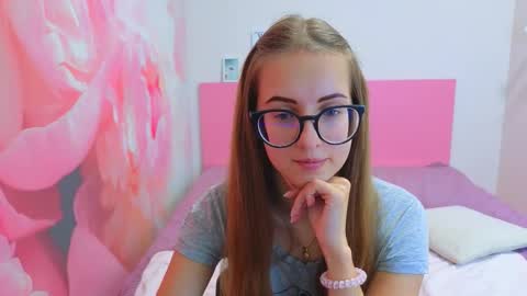 Snapshot of kristina_adel chatting on 11-15-25, 08:33 Kristina Adel online show from 11-15-25, 08:33