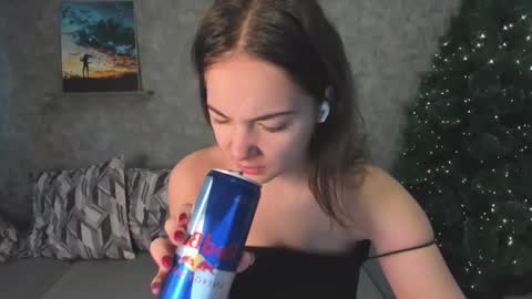 Snapshot of kristinalevis chatting on 12-21-25, 07:59 Kristina online show from 12-21-25, 07:59