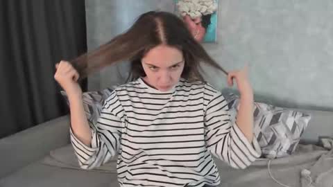 Snapshot of kristinalevis chatting on 02-17-26, 12:01 Kristina online show from 02-17-26, 12:01