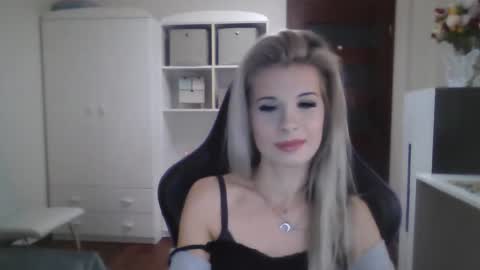 KristineAmore online show from 10-01-25, 06:08