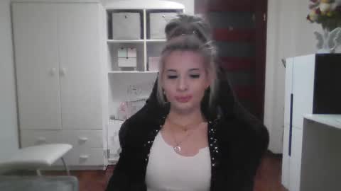 KristineAmore online show from 10-09-25, 07:50