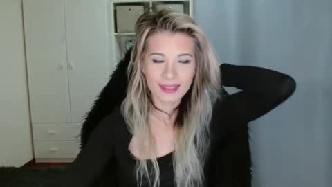 KristineAmore online show from 11-11-25, 07:19