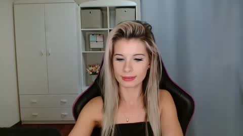 KristineAmore online show from 11-25-25, 07:36