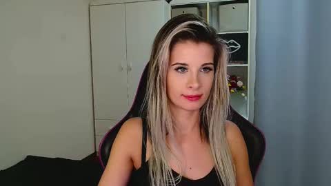 Snapshot of kristineamore chatting on 01-07-26, 07:27 KristineAmore online show from 01-07-26, 07:27