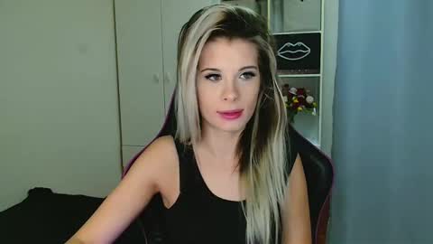 Snapshot of kristineamore chatting on 01-12-26, 07:35 KristineAmore online show from 01-12-26, 07:35