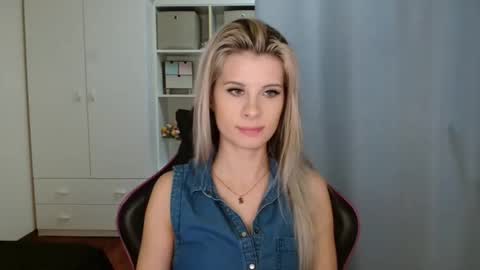 Snapshot of kristineamore chatting on 02-28-26, 07:26 KristineAmore online show from 02-28-26, 07:26