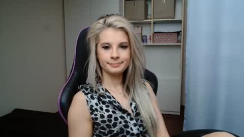 KristineAmore online show from 06-18-26, 09:25