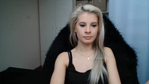 KristineAmore online show from 06-19-26, 07:01
