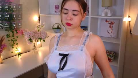 Snapshot of kristinemckerley chatting on 10-02-25, 12:50 Sofia online show from 10-02-25, 12:50