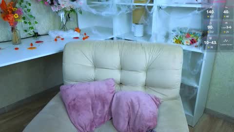 Snapshot of kristinemckerley chatting on 10-24-25, 01:13 Sofia online show from 10-24-25, 01:13