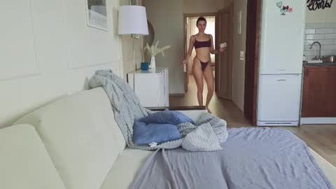 Snapshot of kristinesmith chatting on 10-20-25, 07:31 Kristi online show from 10-20-25, 07:31