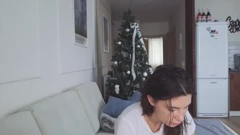 Snapshot of kristinesmith chatting on 12-14-25, 06:08 Kristi online show from 12-14-25, 06:08